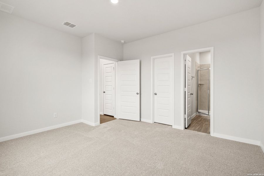 Spacious, unfurnished interior of a new home in Abbott Place, St. Hedwig (Image 17).
