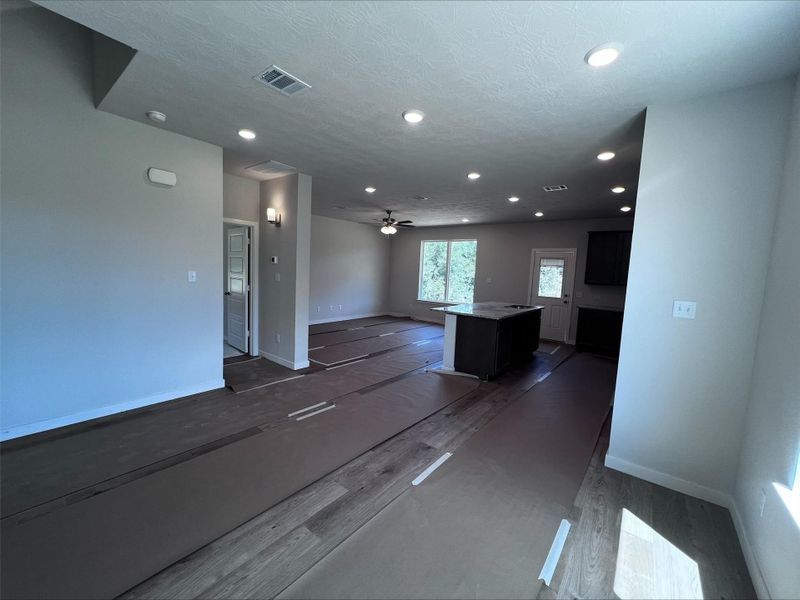 Spacious, unfurnished interior of a new home in Sterling Ridge, Huntsville (Image 3).