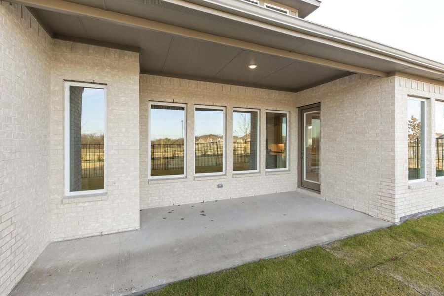 Representative exterior details of a home built from the Driscoll by Pacesetter Homes in Meadow Run, Melissa (Image 3). Representative exterior details of a home built from the Driscoll by Pacesetter Homes in Meadow Run, Melissa (Image 3).