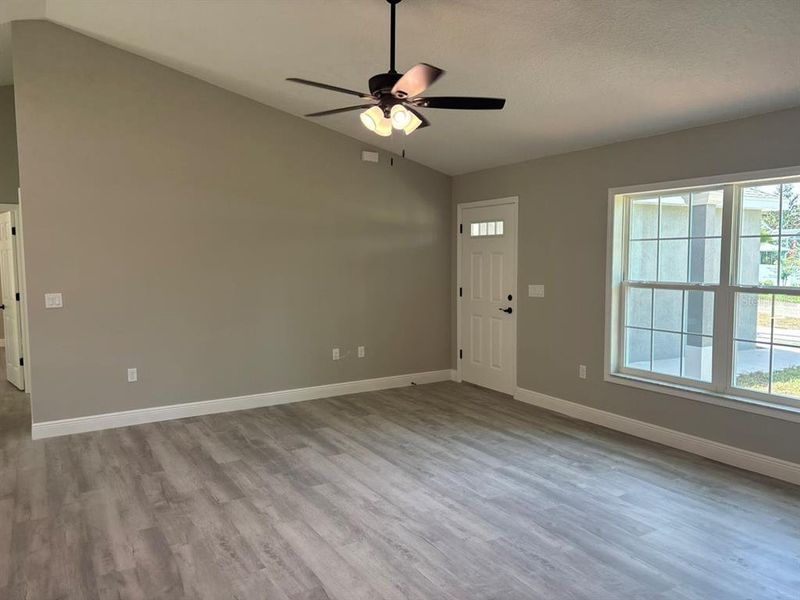 Spacious, unfurnished interior of a new home in , Dunnellon (Image 19).