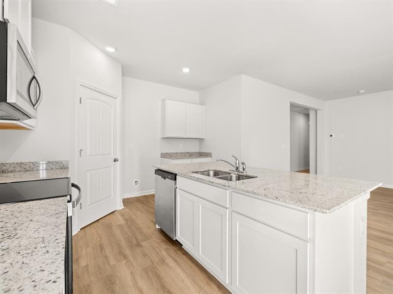 Furnished interior view inside a new home in Rolling Meadows, Jasper (Image 4).