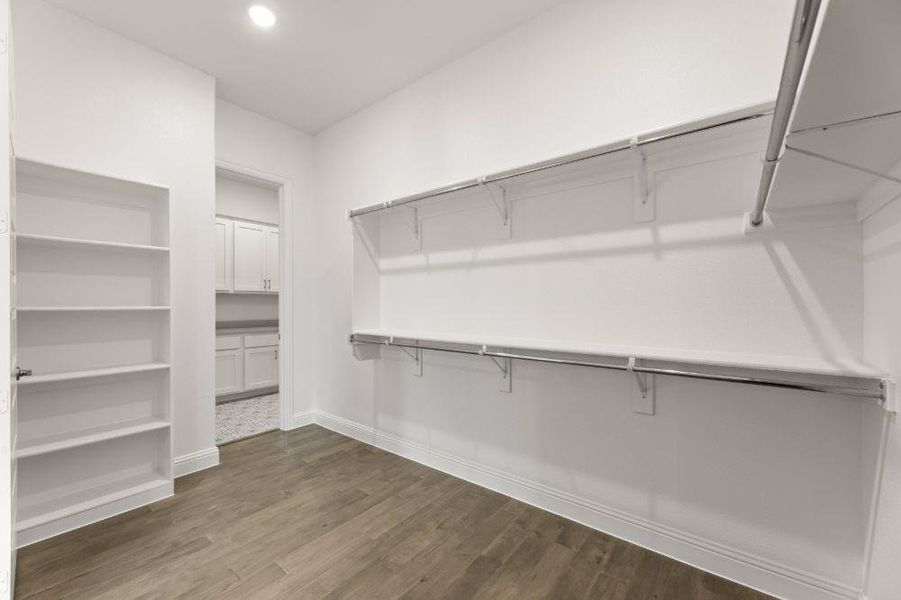 36.-2809-Somerset-Closet 36.-2809-Somerset-Closet