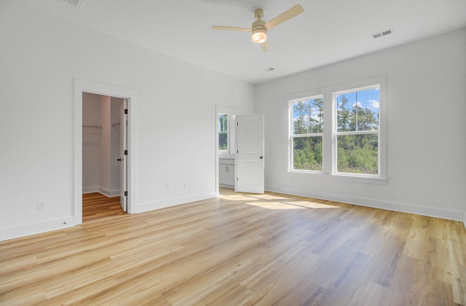 Spacious, unfurnished interior of a new home in , Summerville (Image 24).