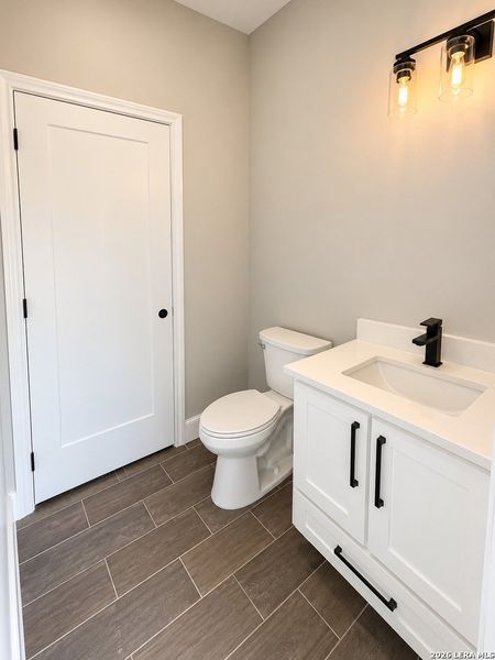 Furnished interior view inside a new home in , Eagle Pass (Image 13).