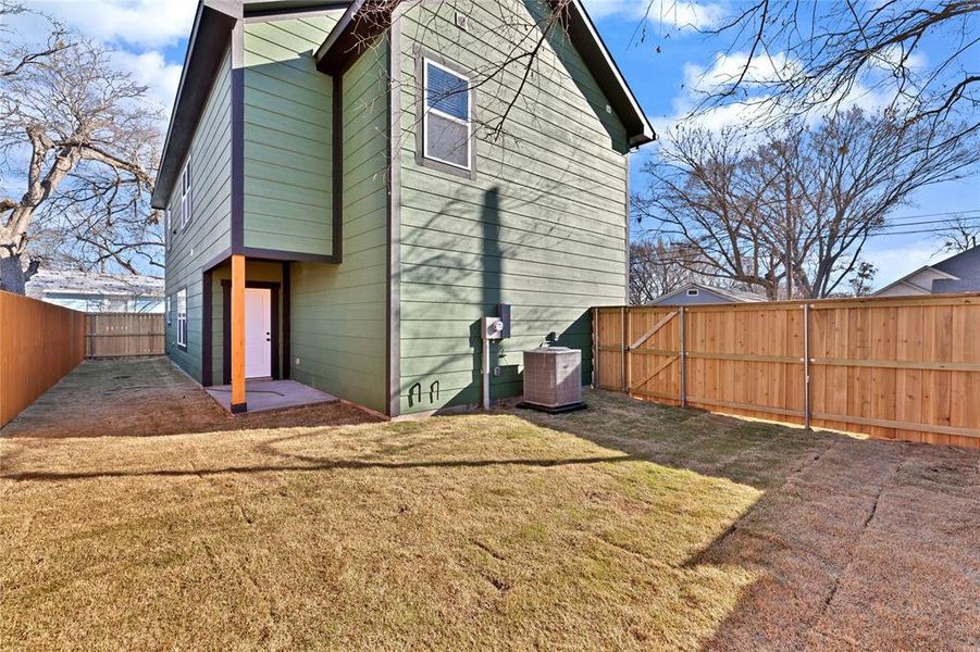 Exterior details and patio area of a home in , McKinney (Image 3).