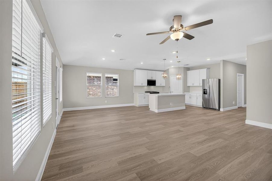 Spacious, unfurnished interior of a new home in , Anna (Image 12).