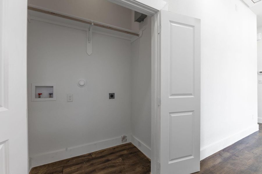 Spacious, unfurnished interior of a new home in , Spring (Image 29).