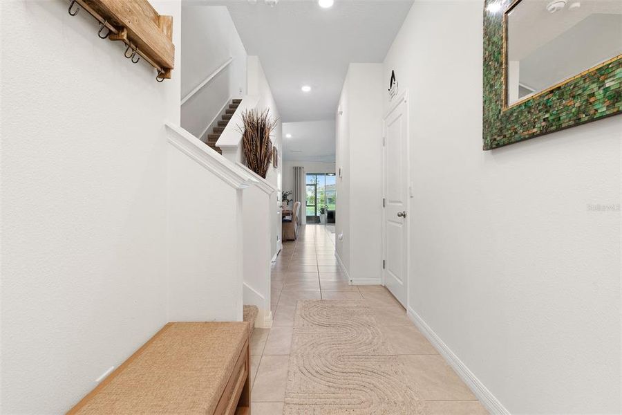 Spacious, unfurnished interior of a new home in , Apollo Beach (Image 18).