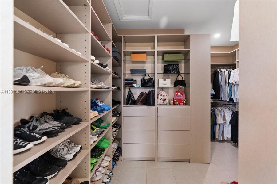 Furnished interior view inside a new home in , Homestead (Image 13).