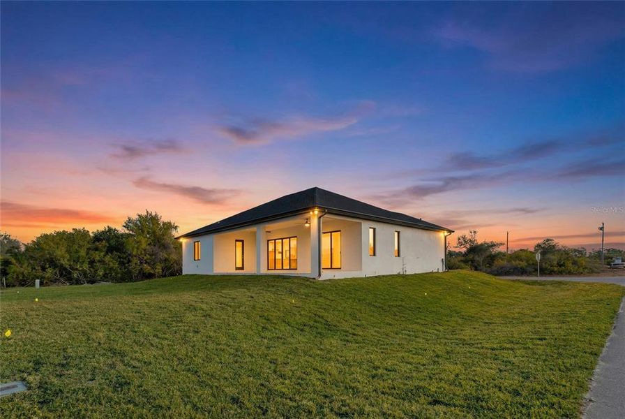 Exterior details and patio area of a home in , Port Charlotte (Image 34).