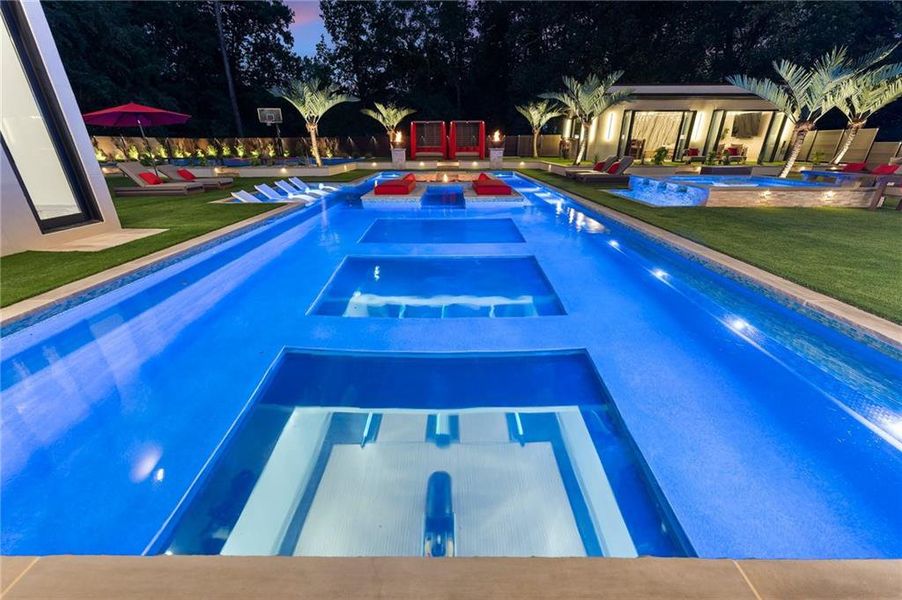 Community amenities in , Atlanta (Image 29). Community amenities in , Atlanta (Image 29).