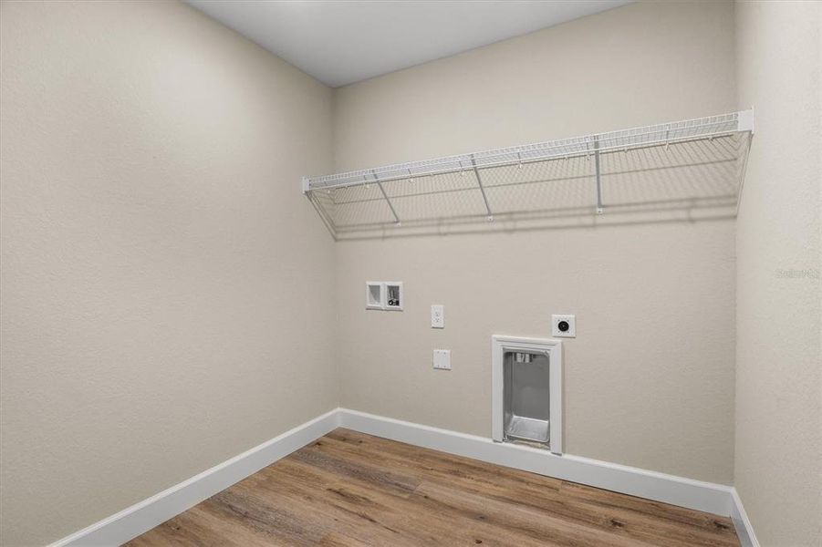 Spacious, unfurnished interior of a new home in , Eagle Lake (Image 31).