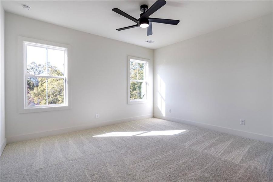 Spacious, unfurnished interior of a new home in , Bogart (Image 43).