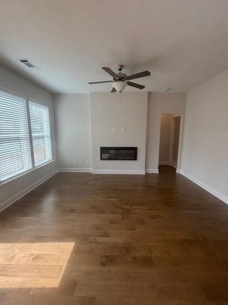 Spacious, unfurnished interior of a new home in Edenglen, Buford (Image 11).
