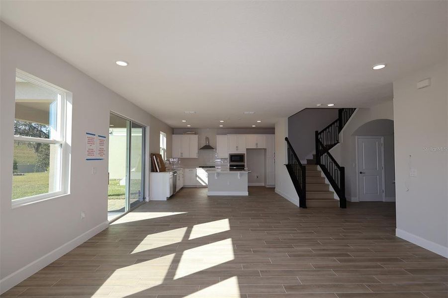 Spacious, unfurnished interior of a new home in Emerson Pointe, Apopka (Image 24).
