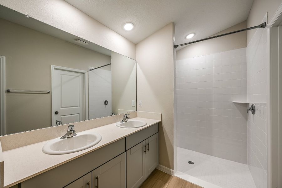 Furnished interior view inside a new home in Scenic Terrace, Haines City (Image 11).