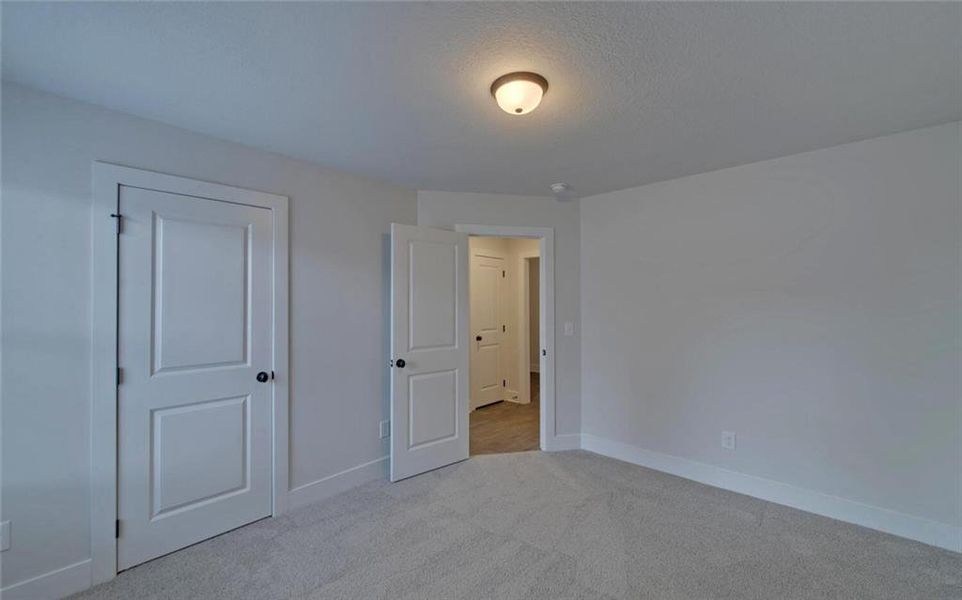 Spacious, unfurnished interior of a new home in , Hartwell (Image 13).