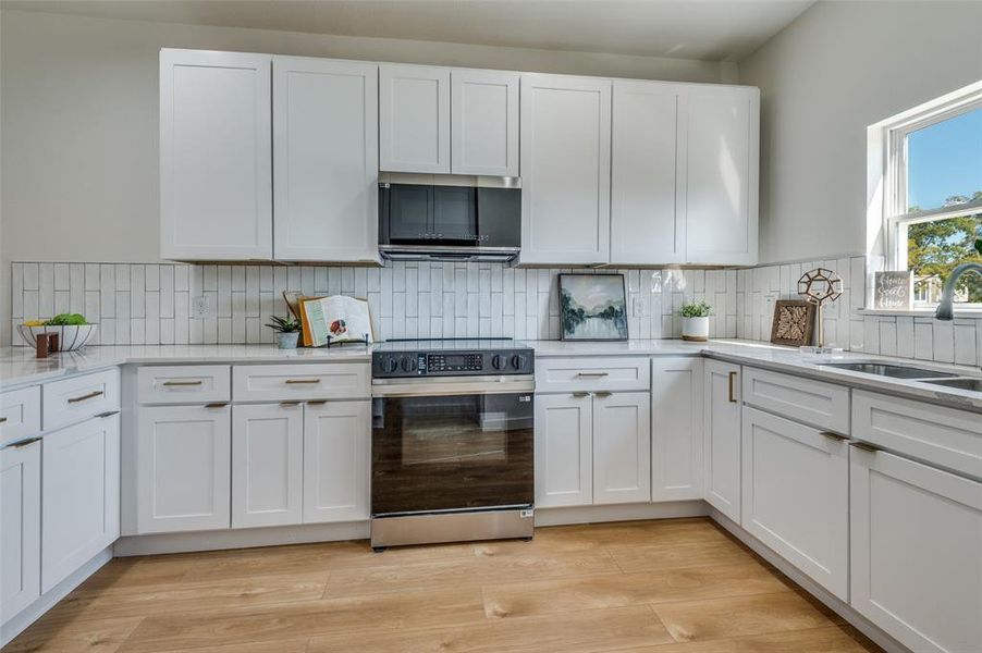 These photos are of 504 S OConnor. Please note that the buyer can make selections for items such as cabinets, faucets, tile, countertops, and other finishes. These photos are of 504 S OConnor. Please note that the buyer can make selections for items such as cabinets, faucets, tile, countertops, and other finishes.