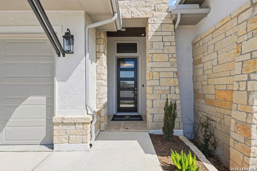 Exterior details and patio area of a home in , San Antonio (Image 27).