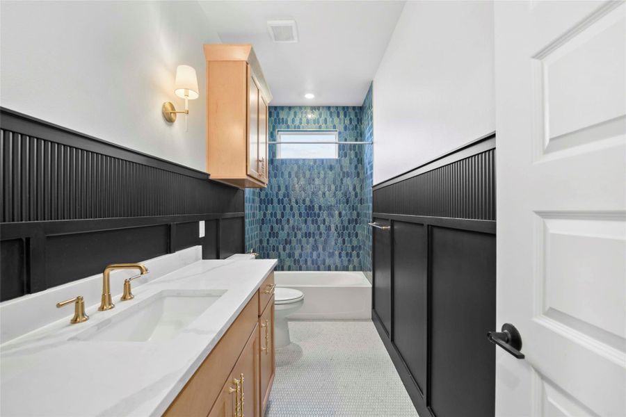 Please Note: These interior photos are not of the actual design but are of a completed one with a similar floor plan. Finishes, features, and layouts may vary. Please Note: These interior photos are not of the actual design but are of a completed one with a similar floor plan. Finishes, features, and layouts may vary.