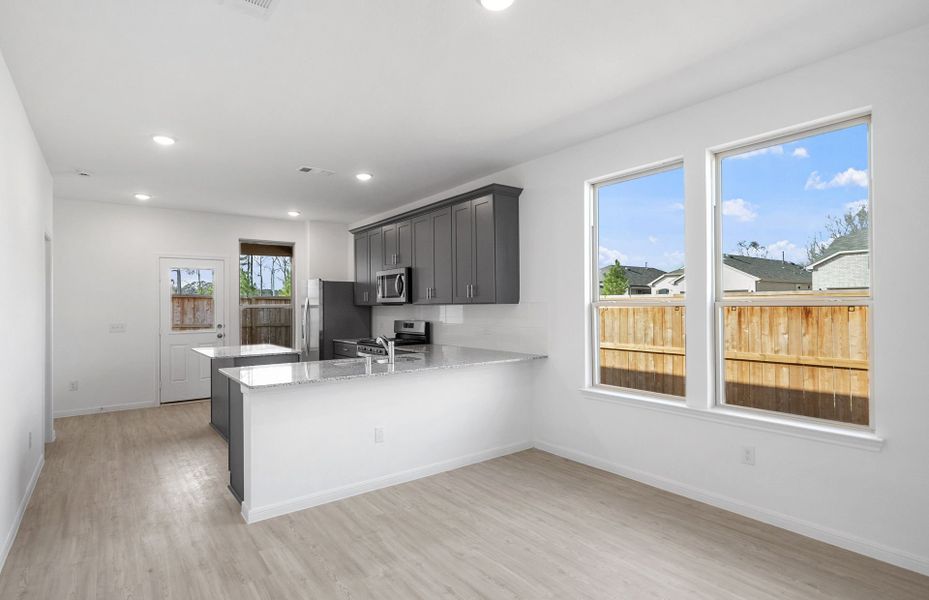 Kitchen/ Dining Space
