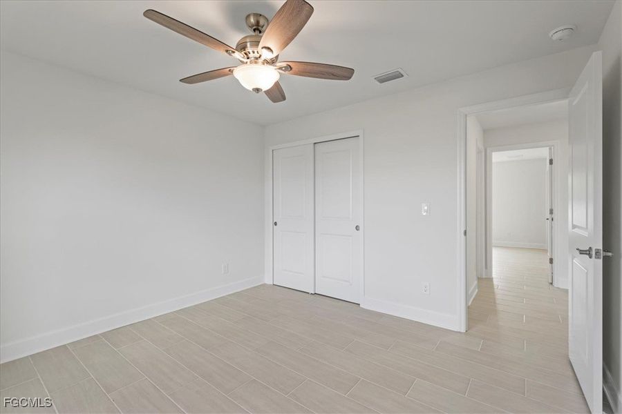 Spacious, unfurnished interior of a new home in Cape Coral, Cape Coral (Image 34).