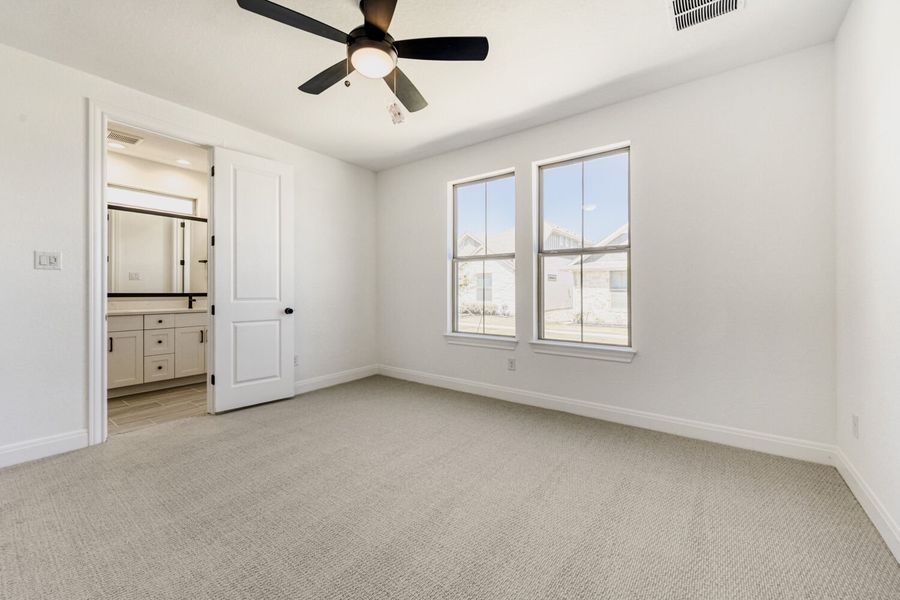 Spacious, unfurnished interior of a new home in The Porch at Du Pre, Buda (Image 12). Spacious, unfurnished interior of a new home in The Porch at Du Pre, Buda (Image 12).