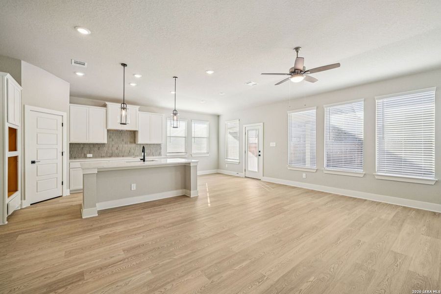 Spacious, unfurnished interior of a new home in Estancia Ranch - Classic Series, San Antonio (Image 21).