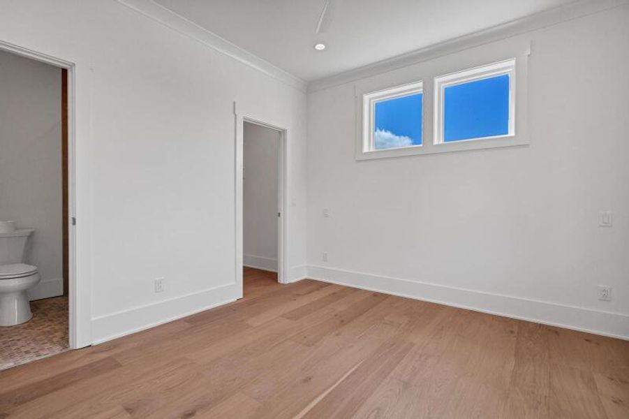 Spacious, unfurnished interior of a new home in , Edisto Beach (Image 46).