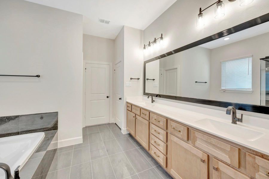 Furnished interior view inside a new home in Indigo 50’ Homesites, Richmond (Image 10). Furnished interior view inside a new home in Indigo 50’ Homesites, Richmond (Image 10).