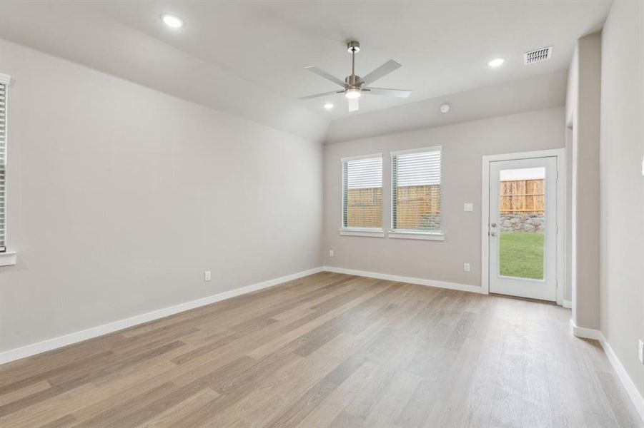 Spacious, unfurnished interior of a new home in Belmont, Aubrey (Image 29).