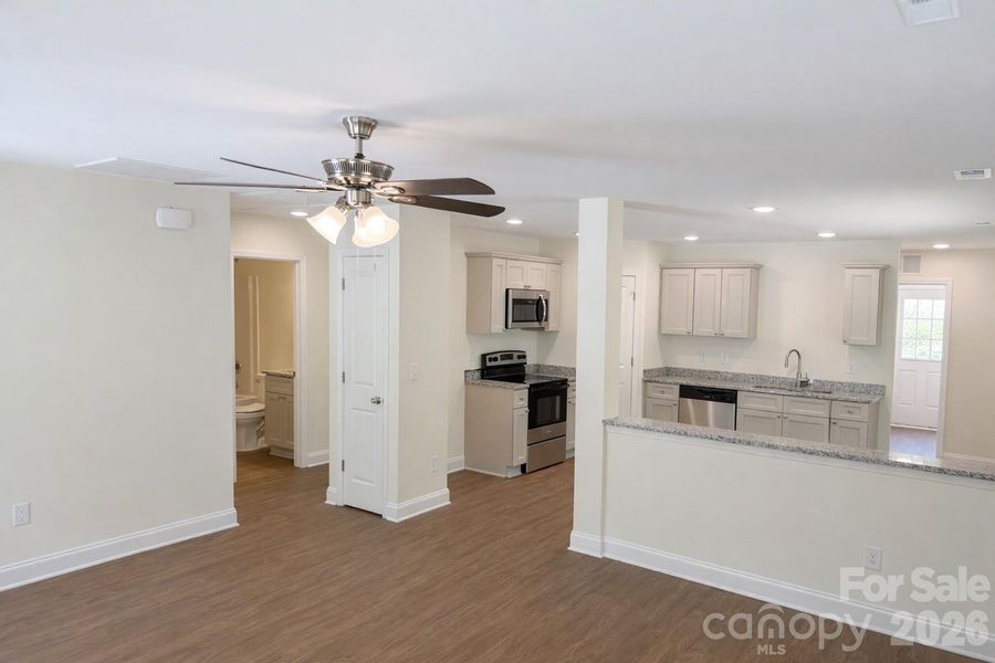 Image 28 of a home in .