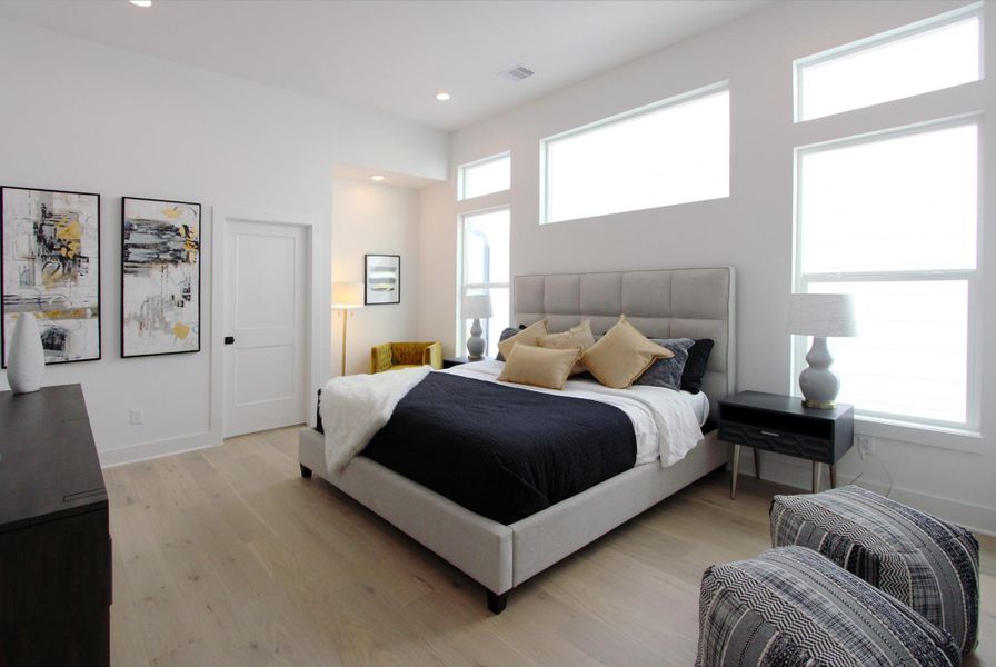 Furnished interior view inside a new home in Yale Terrace, Houston (Image 37). Furnished interior view inside a new home in Yale Terrace, Houston (Image 37).