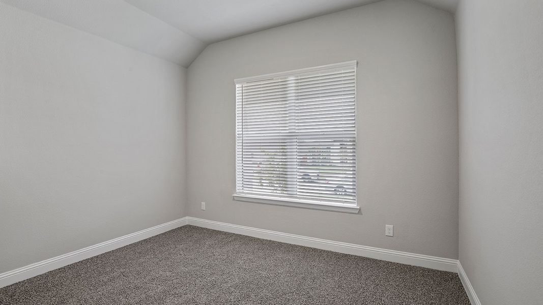 Spacious, unfurnished interior of a new home in Eagle Creek, Denton (Image 26).