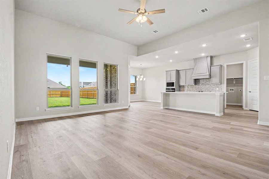 Spacious, unfurnished interior of a new home in Ten Mile Creek Estates, DeSoto (Image 30).