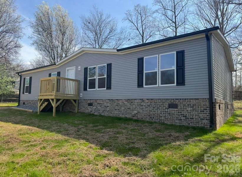 Exterior details and patio area of a home in , Newton (Image 22).