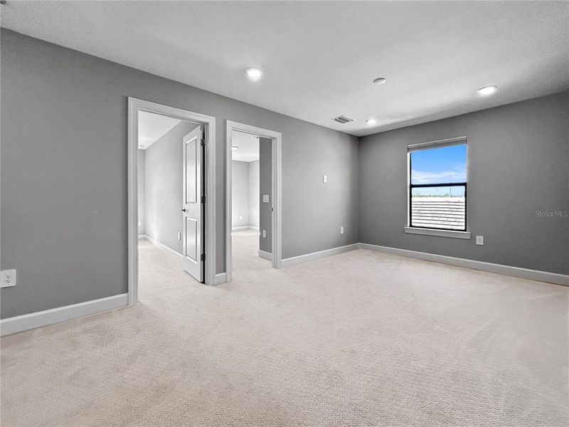 Spacious, unfurnished interior of a new home in , Lakewood Ranch (Image 37).
