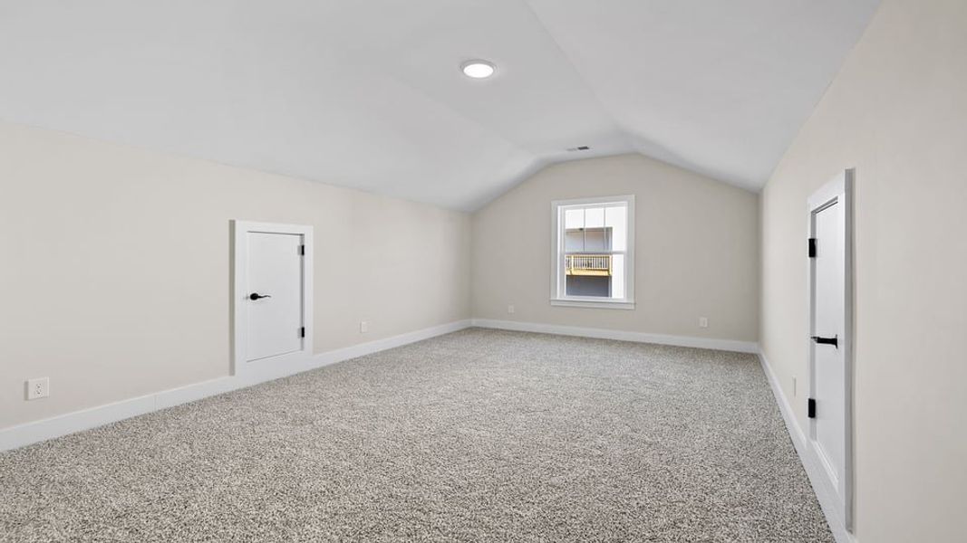 Spacious, unfurnished interior of a new home in Shadowood, Seneca (Image 27).