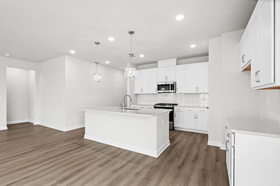 Similar Madison floorplan with Timeless Collection. Features and finishes vary.