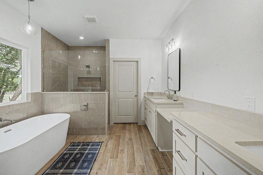 Furnished interior view inside a new home in , Wimberley (Image 4).