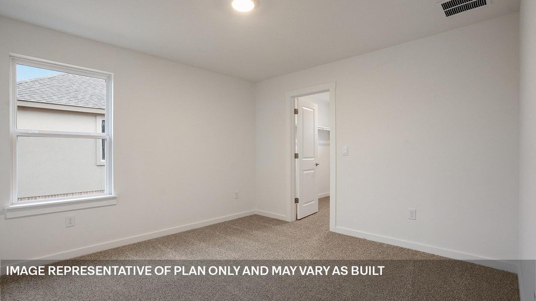 Spacious, unfurnished interior of a new home in Rosenbusch Ranch, Leander (Image 20).