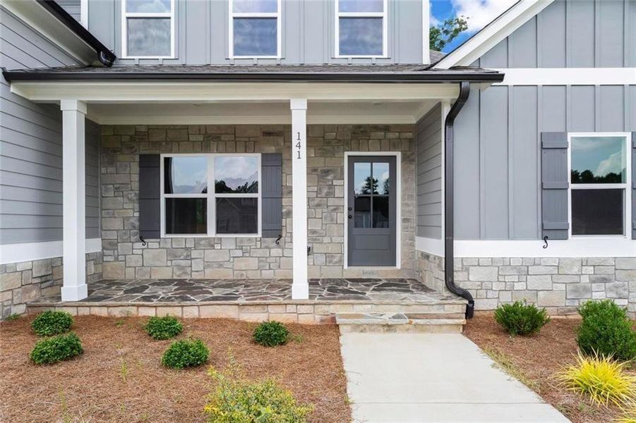 Exterior details and patio area of a home in , Dallas (Image 3).
