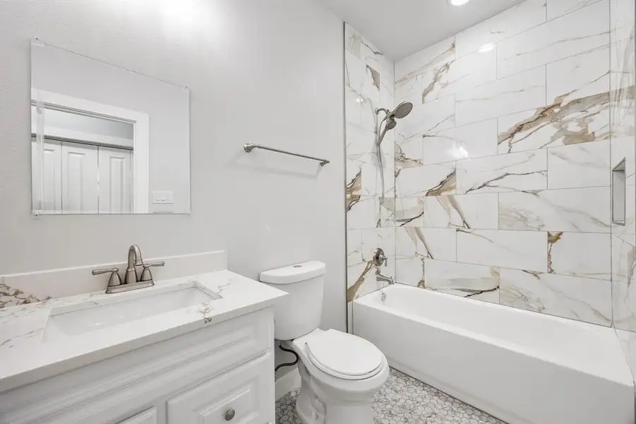 Furnished interior view inside a new home in , Dallas (Image 7).