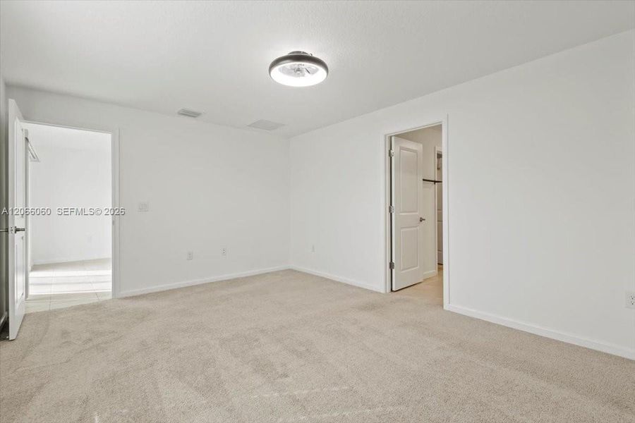 Spacious, unfurnished interior of a new home in , Palm Bay (Image 33). Spacious, unfurnished interior of a new home in , Palm Bay (Image 33).