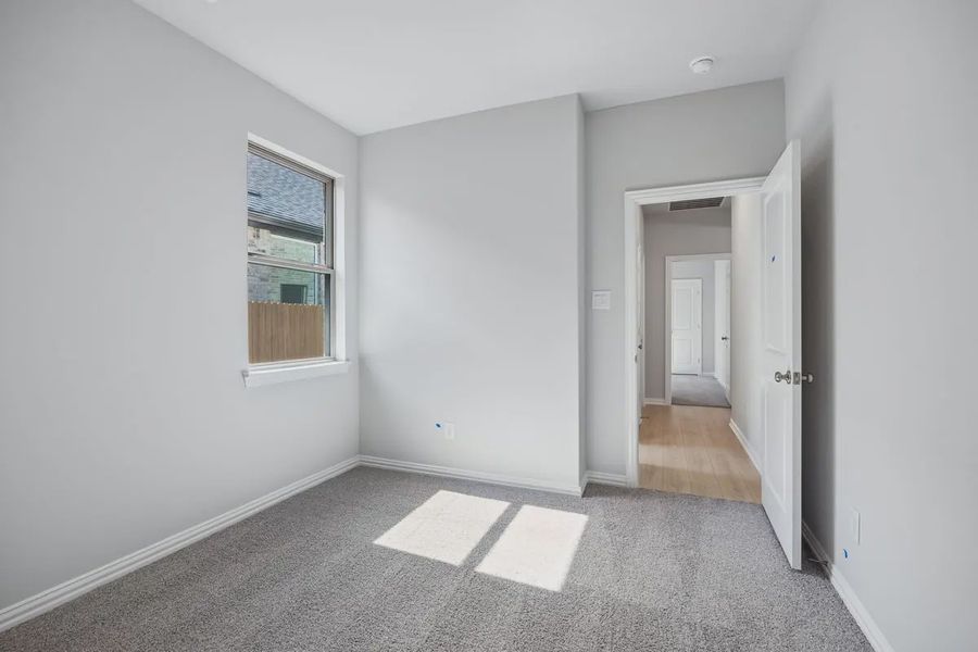 Spacious, unfurnished interior of a new home in Heartland 40's, Heartland (Image 23).