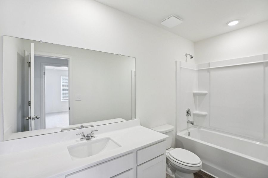 Furnished interior view inside a new home in Vida Mar, League City (Image 10). Furnished interior view inside a new home in Vida Mar, League City (Image 10).