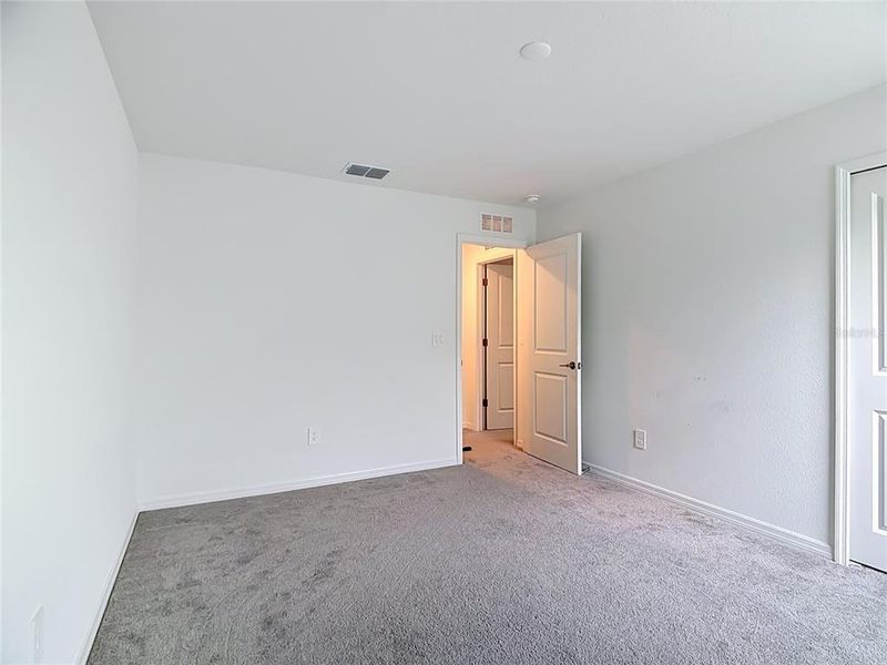 Spacious, unfurnished interior of a new home in , Lakeland (Image 43).