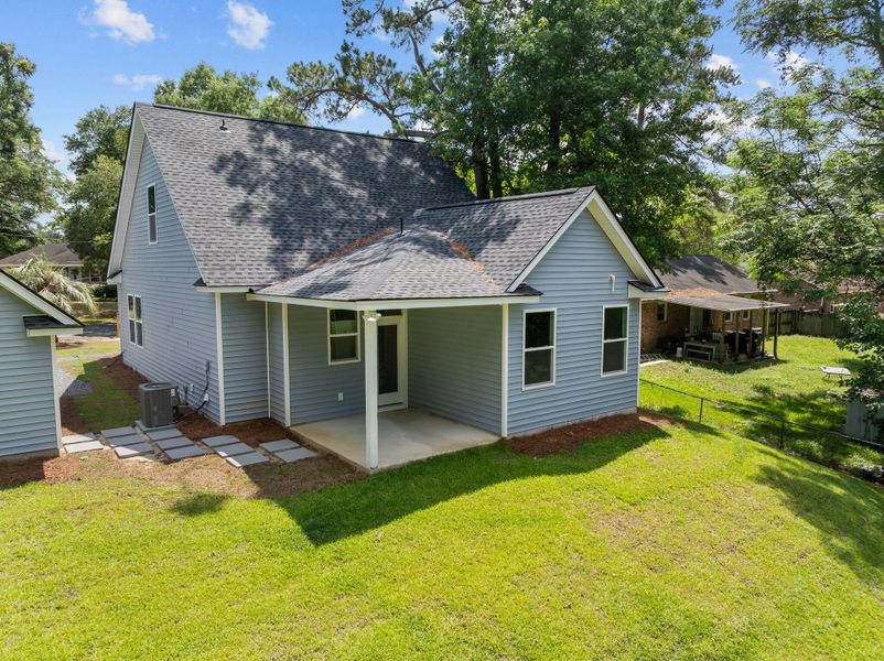Exterior details and patio area of a home in , Summerville (Image 26).