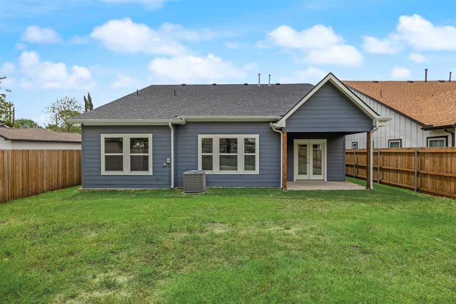Exterior details and patio area of a home in , Dallas (Image 29).