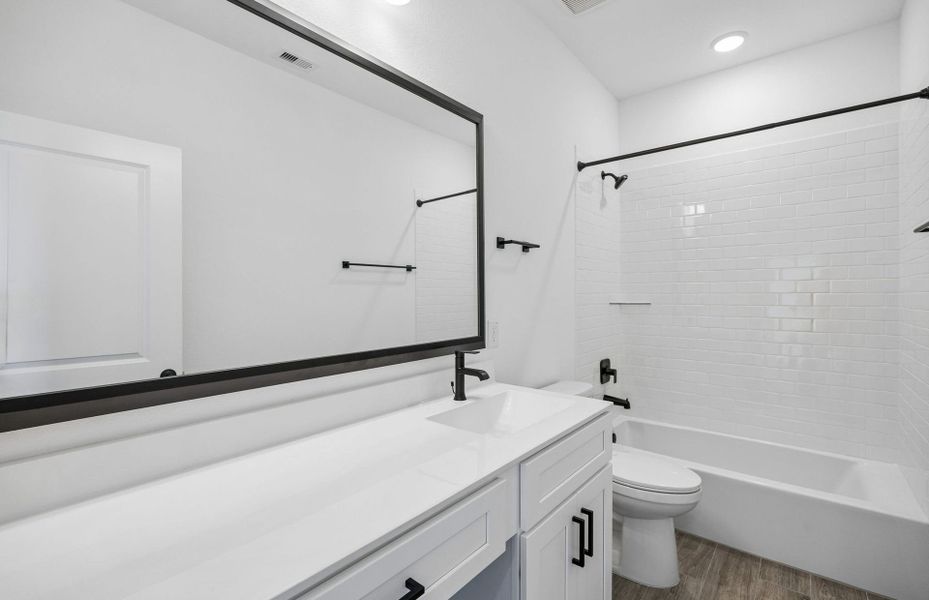 Furnished interior view inside a new home in Lago Mar, Texas City (Image 17).